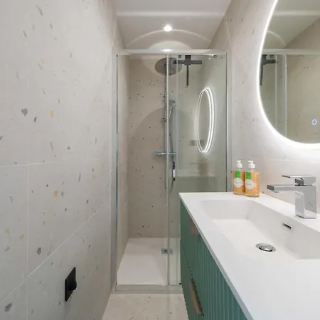 Apartman 3-br Floor With Rooftop Cannes