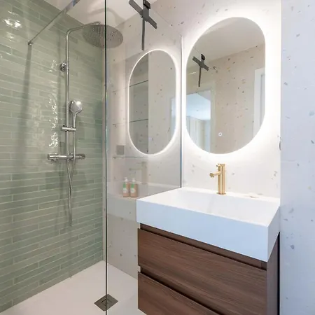 3-br Floor With Rooftop Apartman